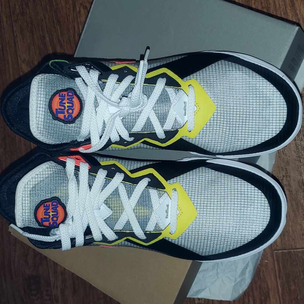 Nike Lebron 18 Low Sylvester vs. Tweety Space Jam